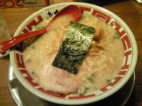 「東京とんこつラーメン（大盛）650円」@屯ちん 池袋本店の写真