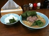 「らーめん（中・麺かため・味うすめ・脂少なめ）+タダめし」@横浜ラーメン 武蔵家 成増店の写真