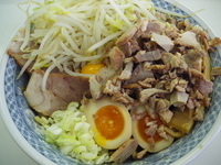 「油そば（野菜少々）￥850+こま切れ豚￥70」@ラーメン大 我孫子店の写真