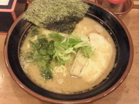 「豚骨醤油ラーメン」@横浜豚骨らーめん むらさきの写真