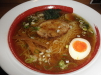 「醤油ラーメン+大盛 「650円+100円」」@麺屋 紅葉の写真