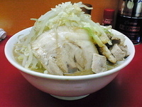 「ラーメン（ヤサイ、カラメ、ニンニク少々）」@モッコリ豚の写真