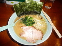 「ラーメン（並盛）」@鶴一家の写真