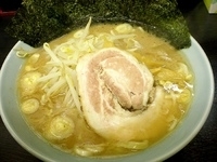 「ラーメン（中盛）」@横浜家系らーめん 玉家の写真