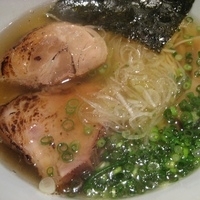 「濃厚魚出汁（塩）760円+チャーシュー1枚100円（バラ、直火選」@喜元門 本店の写真