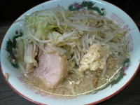 「小ラーメン ニンニク」@ラーメン二郎 横浜関内店の写真