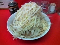 「ラーメン普通盛+にんにく野菜増し」@らーめん 武丸の写真