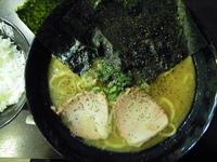 「ラーメン街道一番星700円+半ライス100円=800円」@らあめん花月嵐 春日店の写真