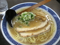 「焼きあご豚骨らーめん 650円+替え玉 100円」@麺屋 にし田の写真