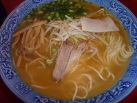 「ラーメンセット（ラーメン+寿司） 600円」@四方平の写真