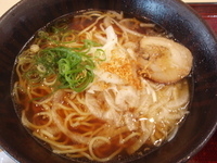 「淡路玉ねぎラーメン 醤油 ミニカレーセット（910円）」@淡路SA（下り）の写真