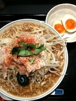 「らーめん（中）+味玉」@らーめん 七琉門の写真