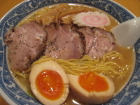 「特製中華そば大盛り」@中華そば 青葉 狭山店の写真