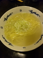 「ちびっこラーメン+試作ラーメン+ビール&キンミヤ焼酎その他」@下町食堂 春屋の写真