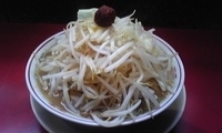 「ラーメン（野菜、辛玉）￥680」@用心棒の写真