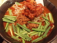 「台湾カレーらーめん（800円）+大盛（100円）+唐揚げセット（」@麺屋 ここいち 新宿小滝橋通り店の写真