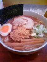 「一鶴ラーメン+魚粉」@麺家 一鶴の写真