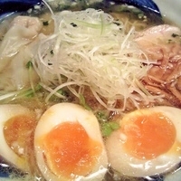 「とりわんたんめん+味玉」@らーめん天神下 大喜の写真