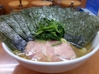 「ラーメン￥700 + のり￥100」@横浜ラーメン 町田家 新百合ヶ丘店の写真