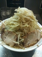 「らーめん（ヤサイ多め・ニンニク増し）」@らーめん大 大久保店の写真