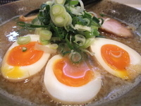 「麺達ラーメン参大盛+味玉ぷら」@麺達の写真