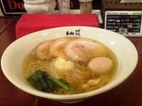 「黄金の塩ラーメン 全部のせ（1000円）」@黄金の塩らぁ麺 due Italian 市ヶ谷店の写真