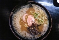 「京だしとんこつ（大） 太麺」@かすみ屋の写真