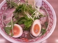 「ごまみそ野菜+チャーシュー+煮玉子+バター+ニンニク+餃子」@ラーメンめん丸 上尾上店の写真