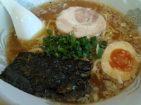 「和風だし醤油ラーメン￥700」@Dragon Noodle's ドラゴンラーメンの写真