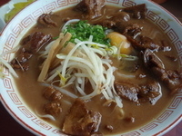 「支那そば 肉入（小）（600円）」+めし（極小）（80円）」@支那そば 王王軒 本店の写真