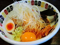 「ネギ油そば+生卵」@油麺専門店 江川亭 三鷹大沢店の写真