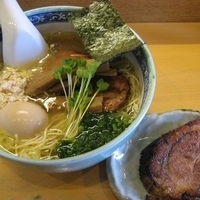 「とりそば（塩）850円+チャーシュー1枚150円」@らーめん いまるやの写真