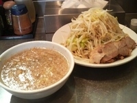 「つけ麺（あつもり・ヤサイ少し増し・ニンニク少し・アブラ）」@らーめん大 大久保店の写真