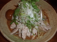 「胡麻だれ冷やし麺（850円）+味玉（100円→無料（メルマガクー」@拉麺 阿修羅 船橋本店の写真