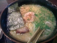 「鶏白湯らうめん・白（700円）」@らうめん 纏の写真