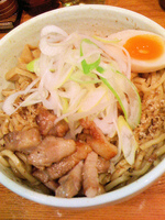 「煮干し汁なし（中盛）650円」@らーめん 破顔の写真