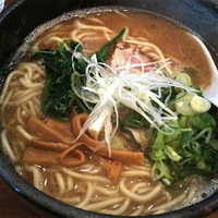 「鐙らぁめん（太麺￥630）大盛り（￥0）」@麺や 鐙 本店の写真