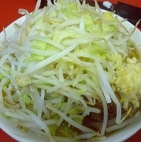 「小ラーメン （野菜+ニンニクトッピング）」@ラーメン二郎 千住大橋駅前店の写真