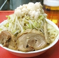 「大盛りラーメン + 豚増し + 生ビール×2」@ドン-キタモトの写真