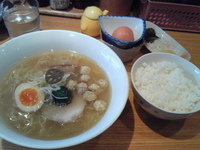 「しなそば（塩）、つみれ（追加）、卵かけ御飯」@支那そば 一本気の写真