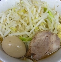 「ラーメン（野菜+味玉トッピング）」@ラーメン ○菅の写真