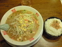 「みそラーメン620円+ライス無料（おかわり自由）」@おおぎやラーメン 伊那店の写真