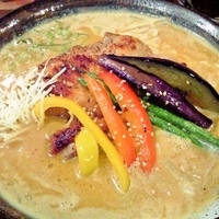 「ジャンボチキンカレー味噌らーめん（期間限定）」@満天家の写真