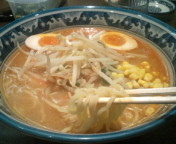 「みそらーめん650円+味玉（サービス）」@紺のれん 竹ノ塚店の写真