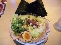 「肉きゃべとん+すじ煮込み」@二代目丸源 岩槻店の写真