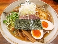 「支那そば（醤油）（650円）+煮玉子（100円）+かいわれ（10」@支那そば やなか草の写真