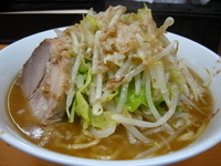 「ラーメン650円ヤサイ・アブラ」@ラーメン ○菅の写真