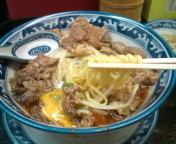 「牛すじラーメン（ぶっかけ・冷や・普通盛）800円」@らーめんしょっぷ中吉 綾瀬店の写真