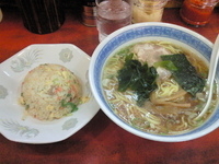 「半チャンラーメン（ラーメン大盛）500円」@らーめん ほん田の写真