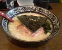 「とんこつ塩 （550円）」@中華料理 らーめん、餃子 三国志の写真